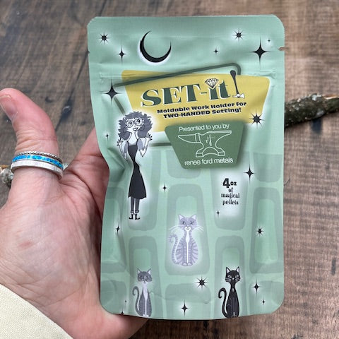 Set-it! Moldable Thermoplastic Work Holder for Engraving and Stone Setting - Clay Revolution