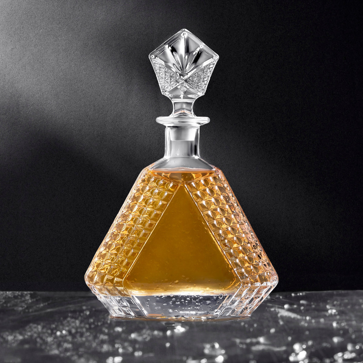 Whiskey Decanter - Triangle - 650ML - Clay Revolution