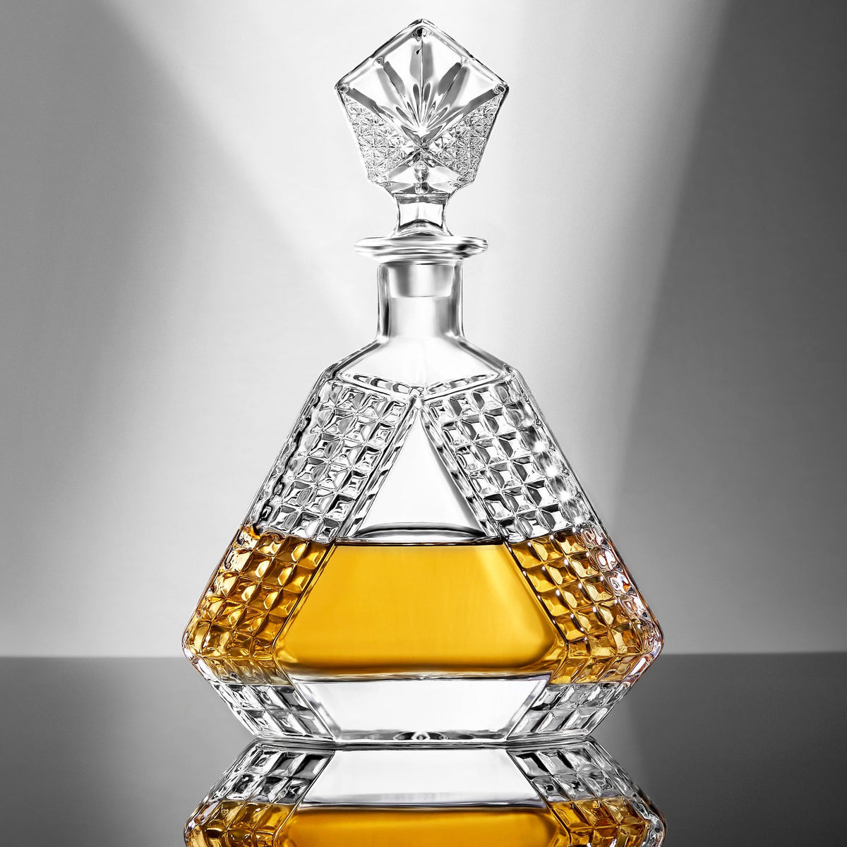 Whiskey Decanter - Triangle - 650ML - Clay Revolution